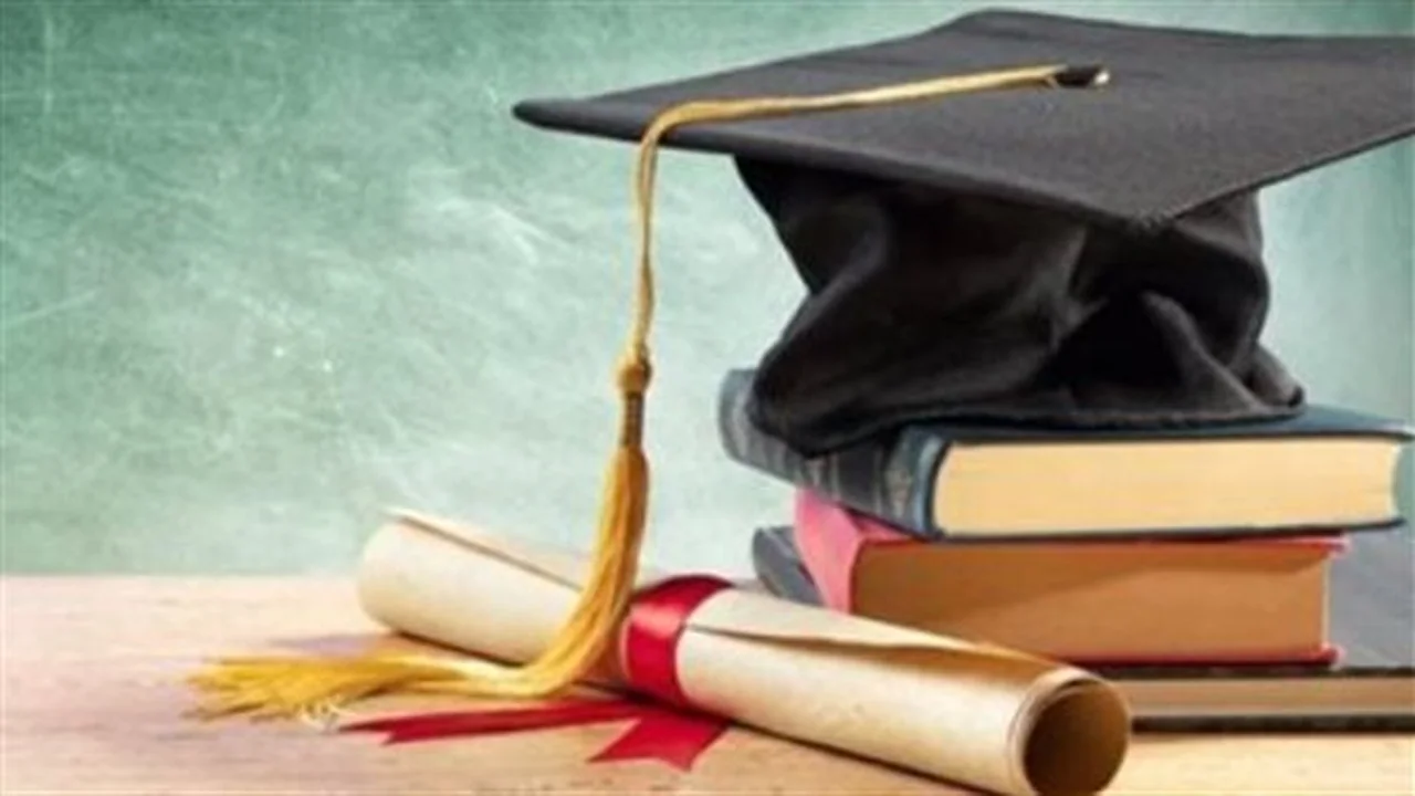 نتائج الامتحانات.. رابط الاستعلام عن درجات صفوف النقل والشهادات المحلية